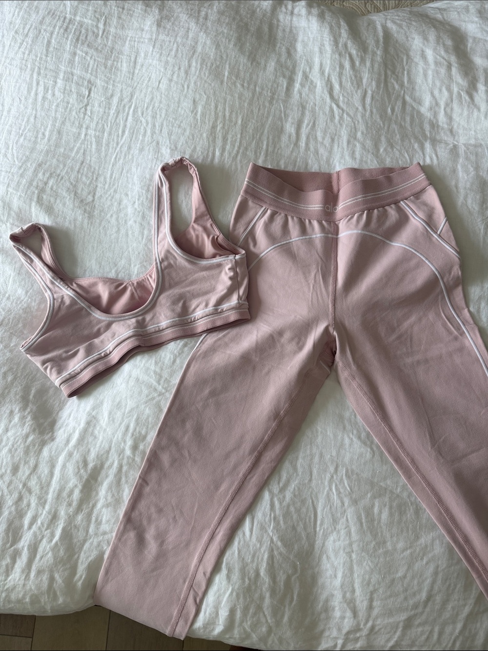 ALO Yoga Blush Pink Seamless Sports Bra and Leggings Set - Picture 3 of 4